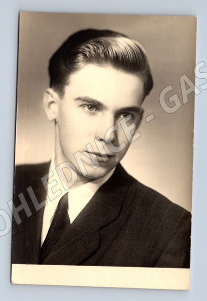 Pohlednice Portrét mladého muže 1953 (P3807)
