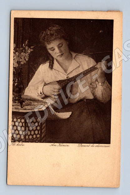 Pohlednice Hořice žena hrající na hudební nástroj (P3968)