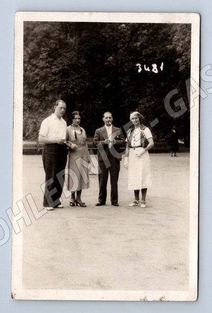 Stará fotografie Trenčianske Teplice skupinka lidí 1933 (P4074)