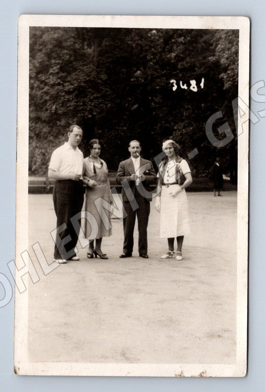 Stará fotografie Trenčianske Teplice skupinka lidí 1933 (P4074)