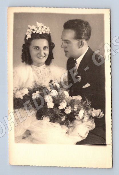 Pohlednice Kácov n. Sázavou svatební pár 1943 (P4096)
