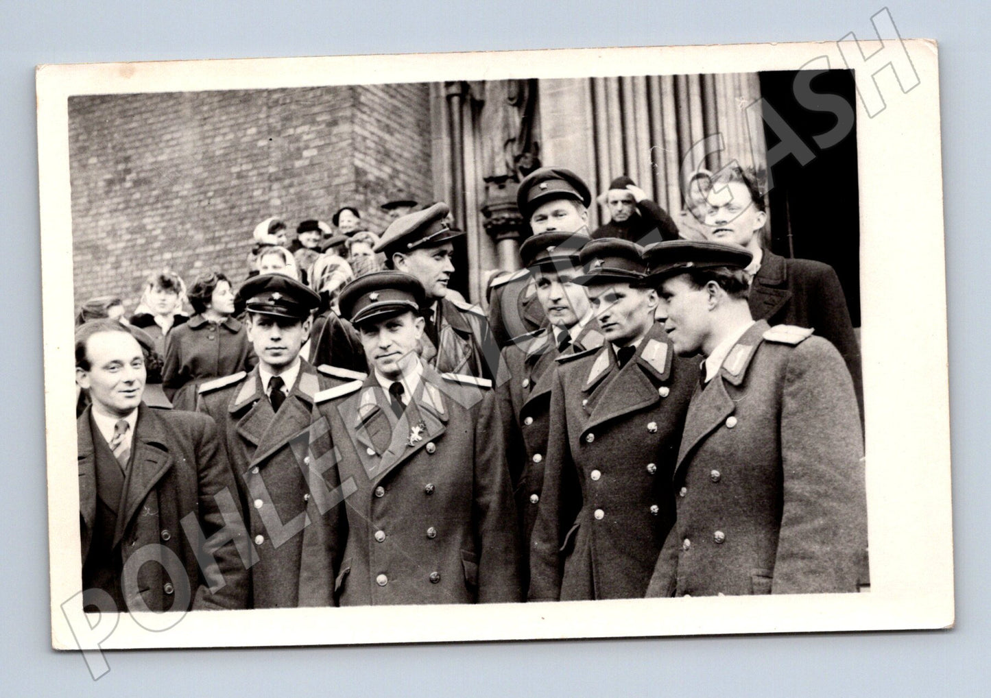 Stará fotografie Praha skupina mužů v uniformách (P4112)