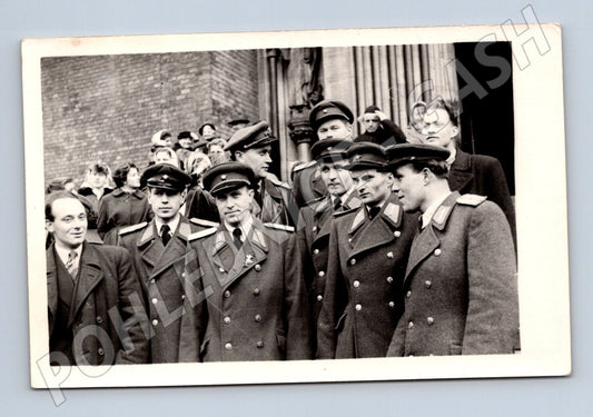 Stará fotografie Praha skupina mužů v uniformách (P4112)
