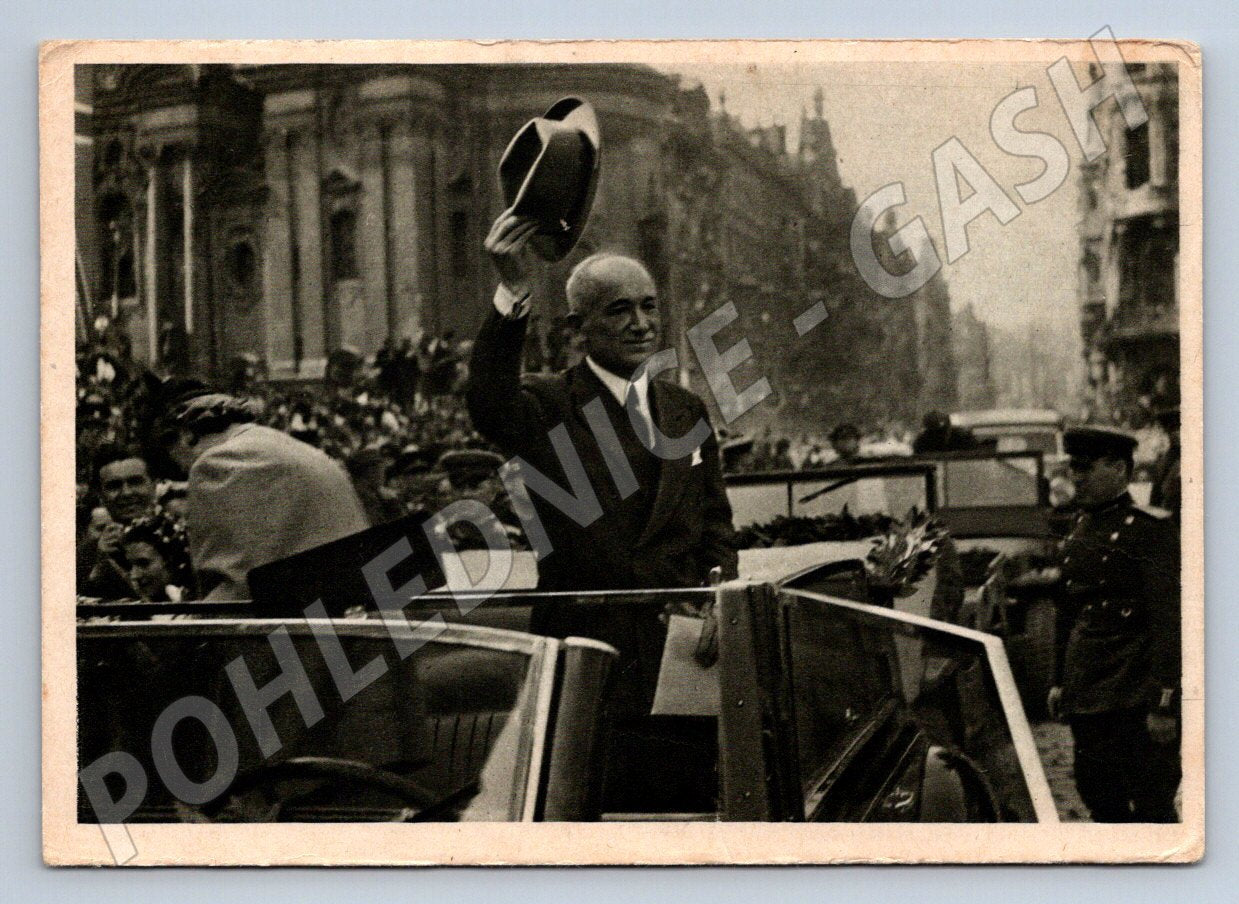 Postcard President Edvard Beneš arriving at the ceremony (ST3281)