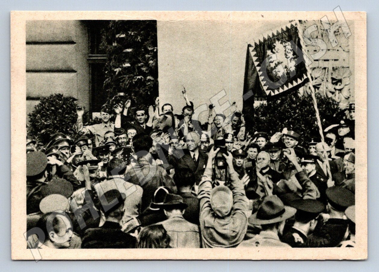 Postcard President Edvard Beneš welcomed by the crowd, historical (ST3308)