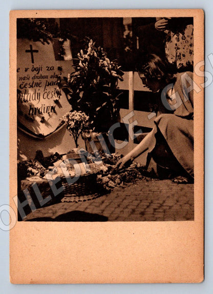 Postcard May 1945 Memorial to the Fallen, small format (ST3315)