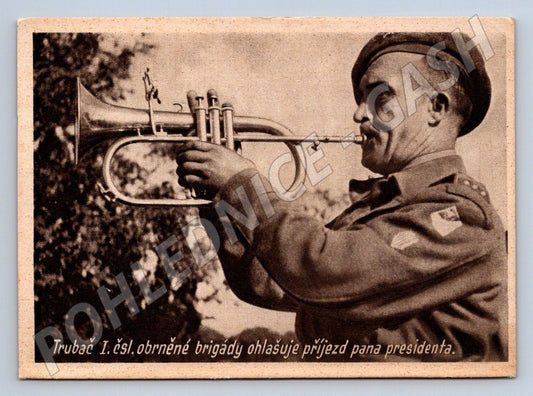 Pohlednice trubač obrněné brigády ohlašuje příjezd prezidenta (ST3319)