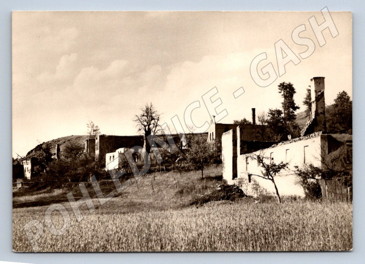 Postcard ruins of a castle after a fire, historical photo (ST3336)