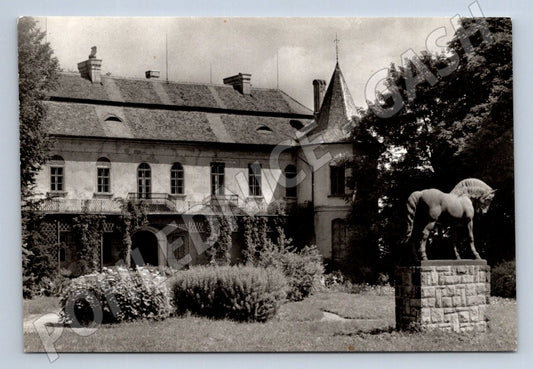 Postcard Slatiňany Castle with a horse statue, black and white (ST3363)