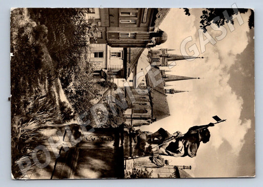 Postcard Gothic temple with fountain collector's postcard (ST3398)