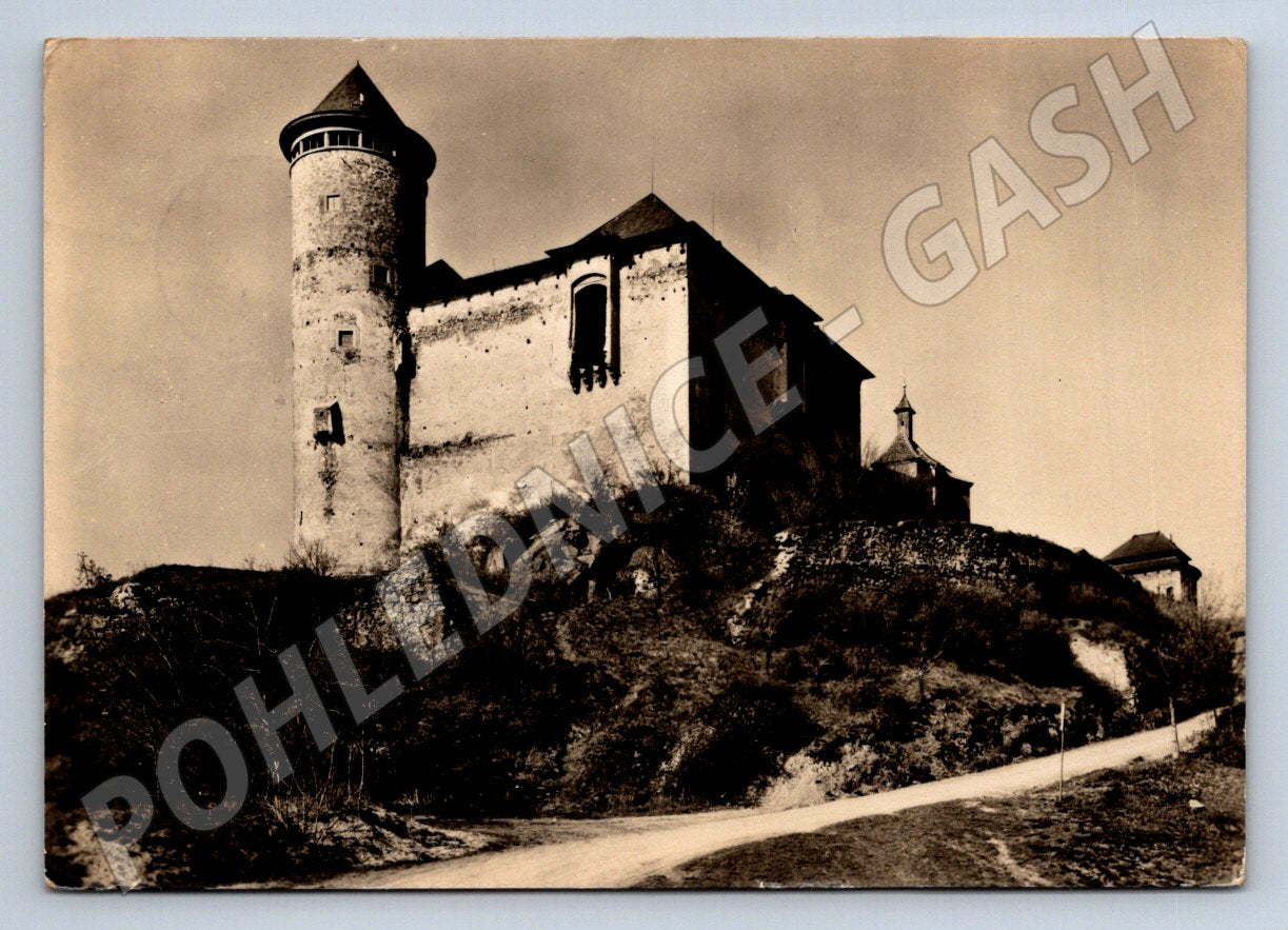 Postcard Kunětická hora historical castle Czech Republic old (ST3420)
