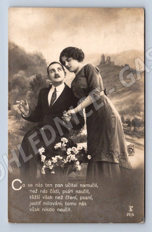 Postcard Austria-Hungary romantic couple original until 1950 (ST3488)