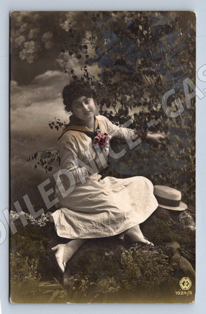 Postcard hand-colored woman in the Czechoslovak landscape until 1950 (ST3491)