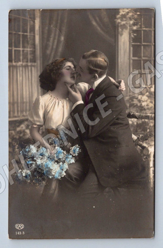 Postcard romantic couple colored Austria-Hungary 1910 (ST3512)