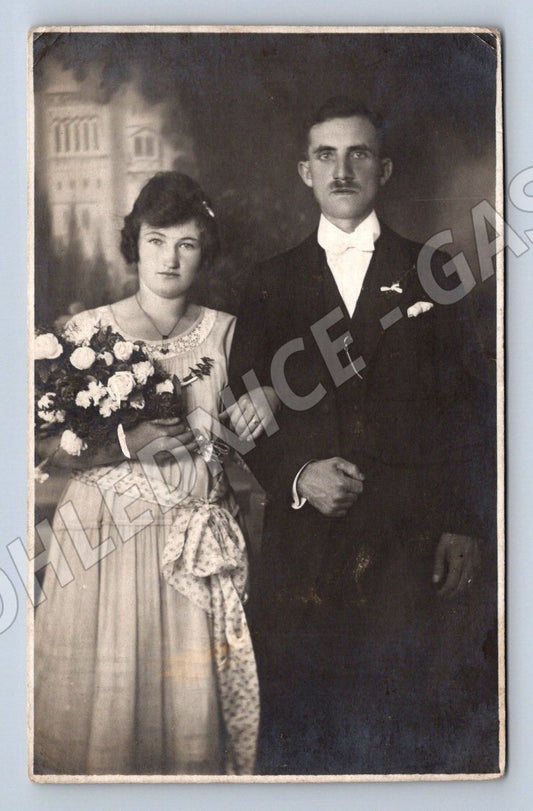 Postcard photo portrait of a couple, Czech Republic, small format, atelier spaur (ST3519)
