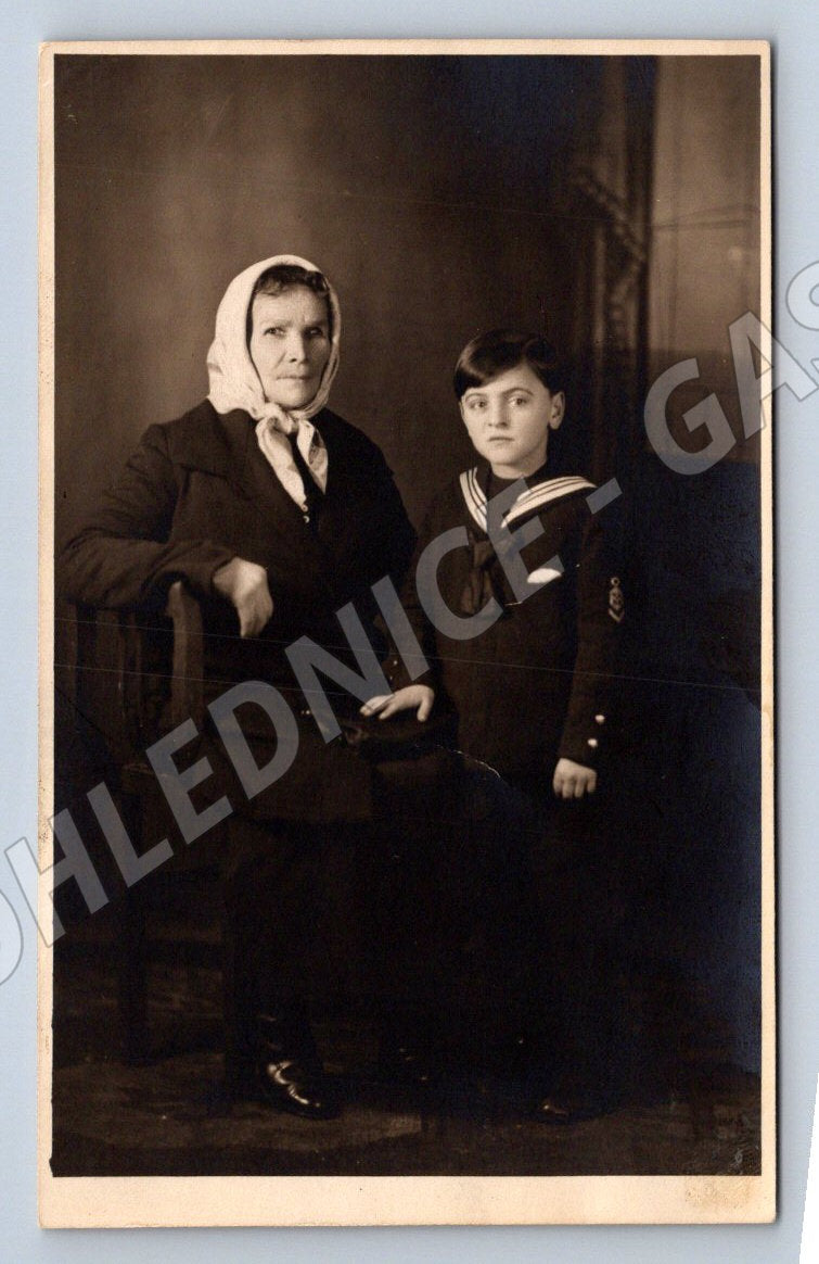 Postcard woman and boy in sailor uniform (ST3765)