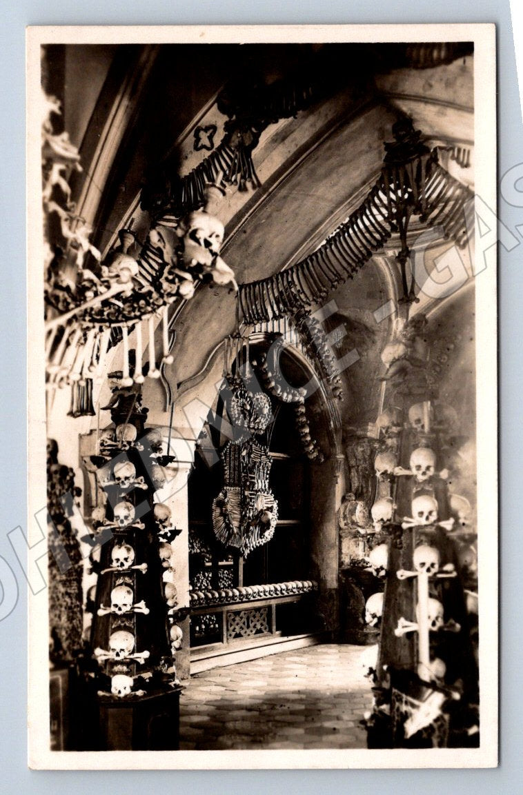 Postcard Sedlec Ossuary interior Kutná Hora (ST3934)