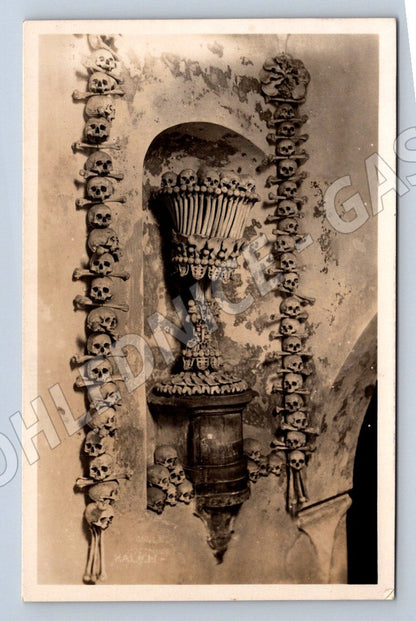 Postcard Sedlec Ossuary interior made of bones (ST3935)