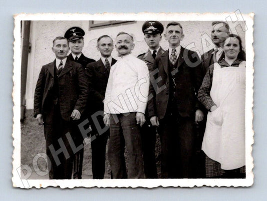 Pohlednice skupina osob v uniformách (ST4181)