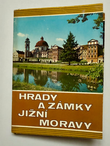 Sada pohlednic Jižní Morava hrady a zámky cca 70. léta (BM131)