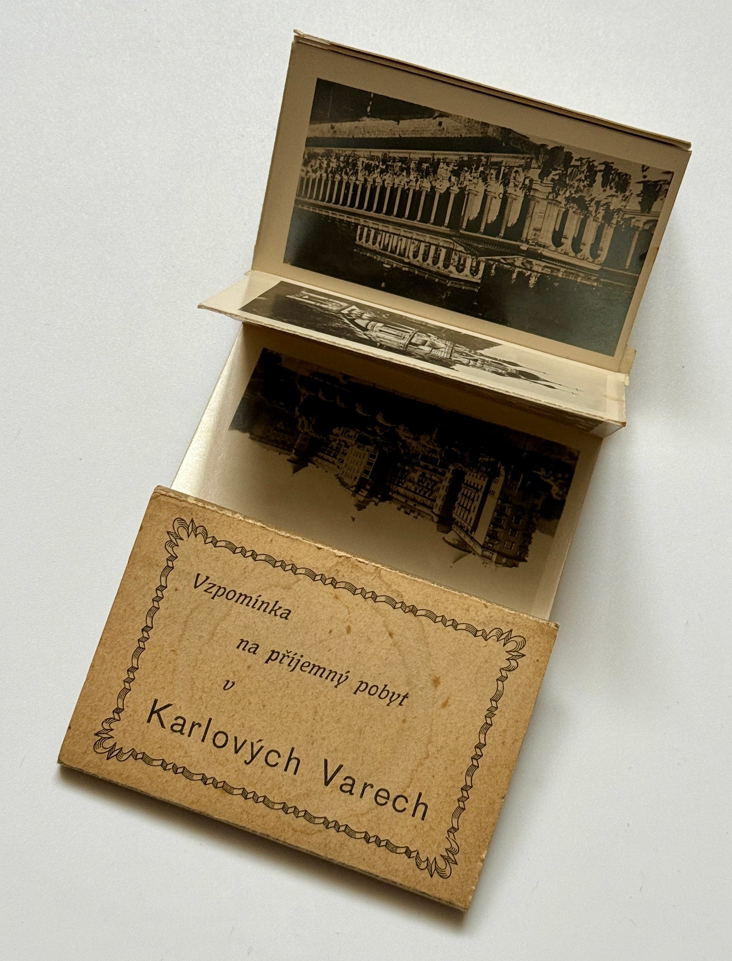 Sada pohlednic Karlovy Vary lázně památky černobílé (BM158)
